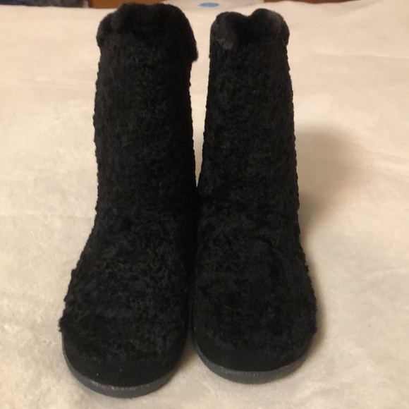 NWT faux Persian lamb black Inez boots from Tom’s with super soft fur lining - Picture 4 of 16